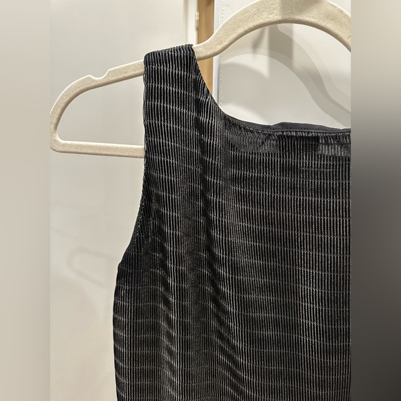 Armani Top - Picture 4 of 4